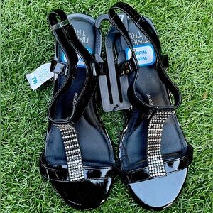 NWT - Time & Tru Black Rhinestone Wide Width Wedge Sandals - Size 7W